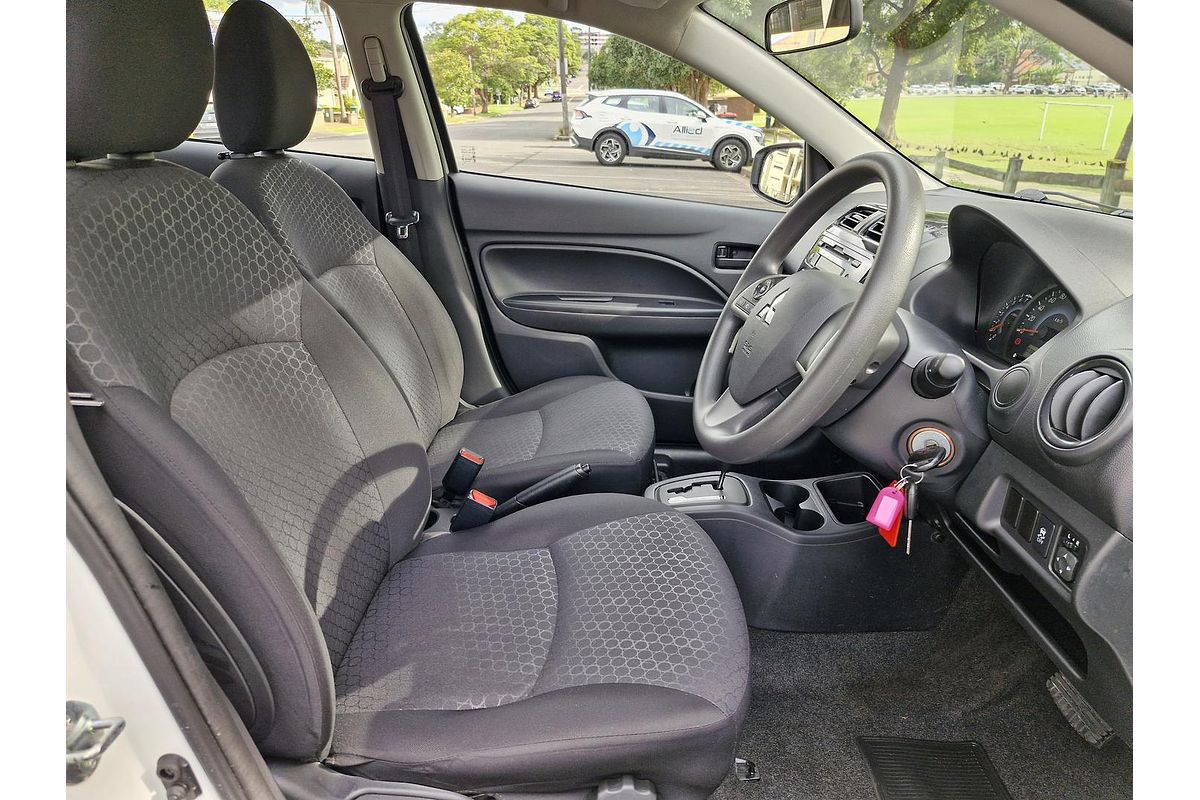 2014 Mitsubishi Mirage ES LA