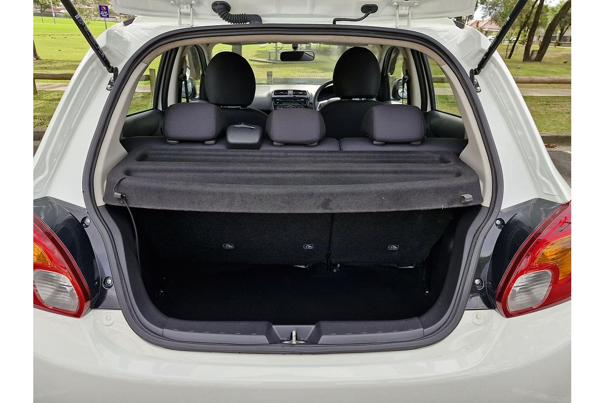 2014 Mitsubishi Mirage ES LA