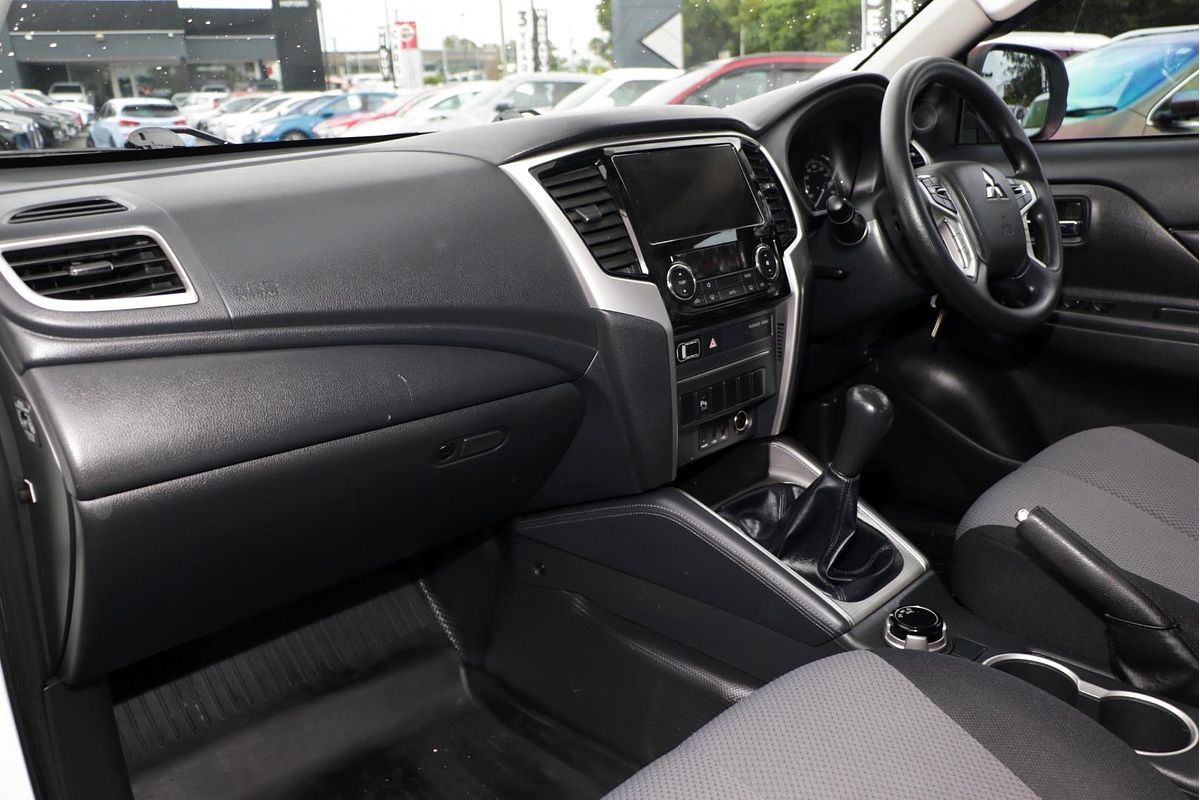 2019 Mitsubishi Triton GLX+ MR 4X4