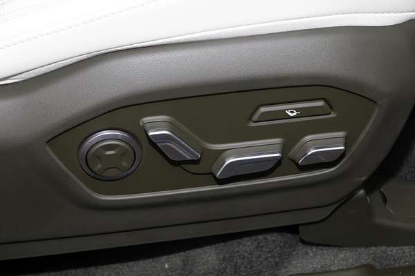 2025 Hyundai Santa Fe Hybrid Calligraphy MX5.V1