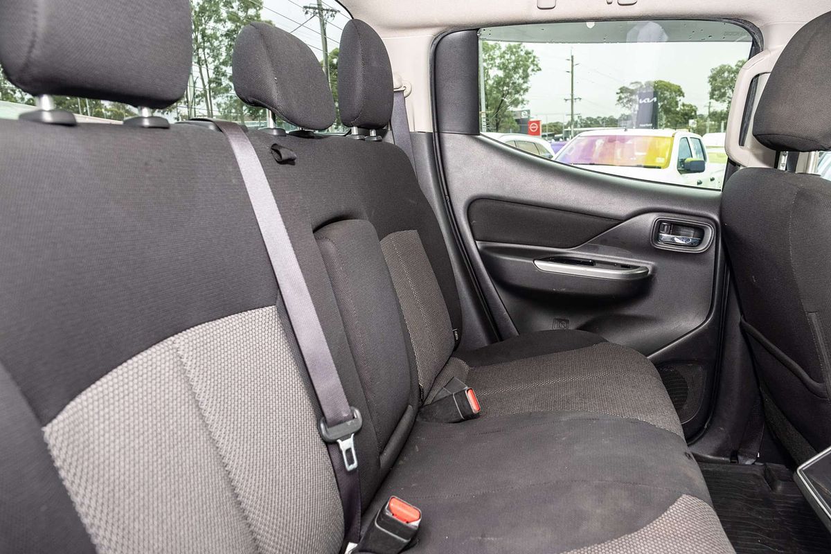2019 Mitsubishi Triton GLX MR 4X4