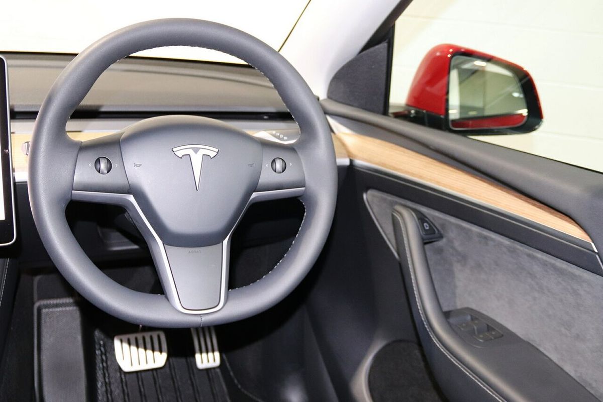 2023 Tesla Model Y Performance
