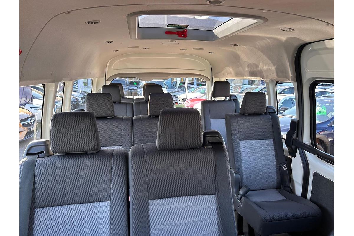 2021 Toyota Hiace Commuter GDH322R