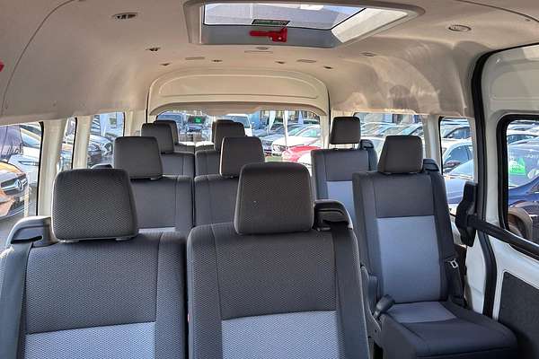 2021 Toyota Hiace Commuter GDH322R