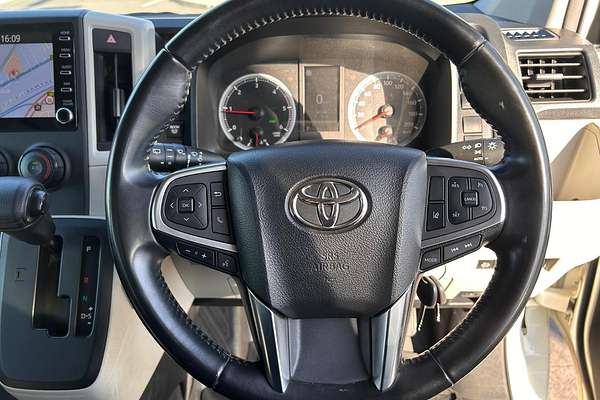 2021 Toyota Hiace Commuter GDH322R
