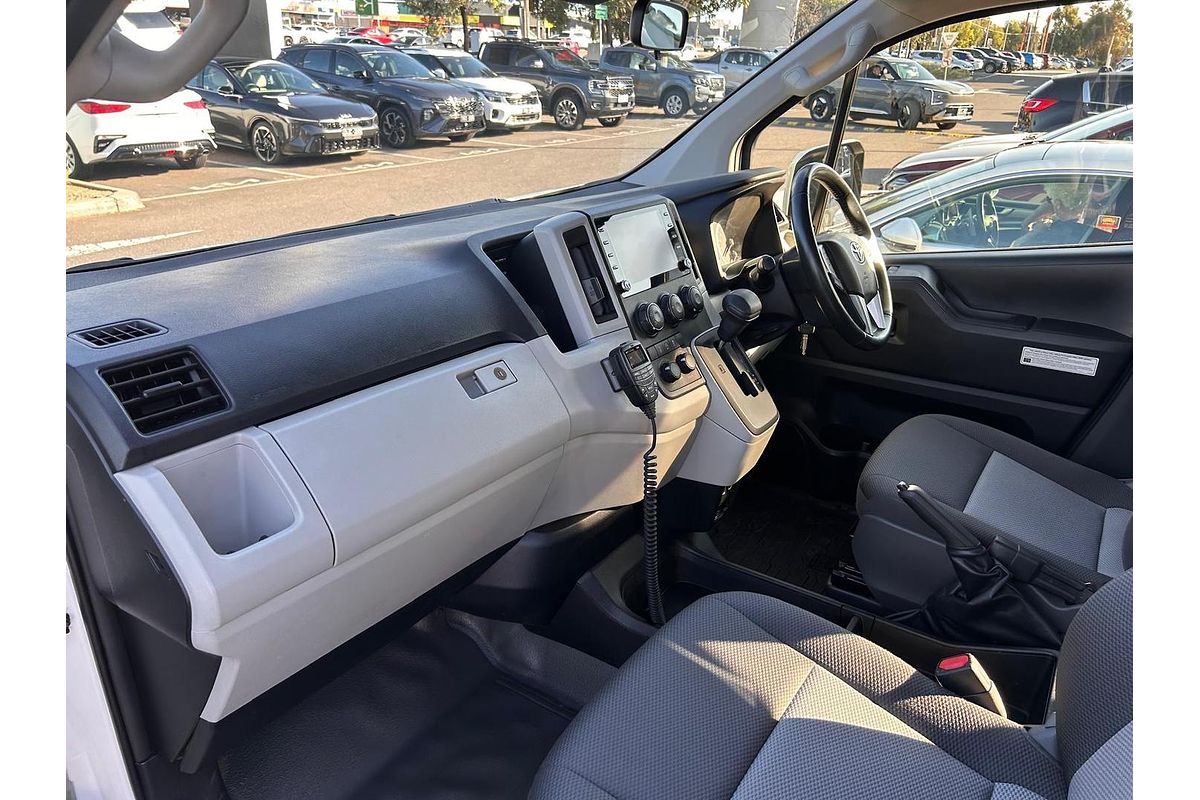 2021 Toyota Hiace Commuter GDH322R
