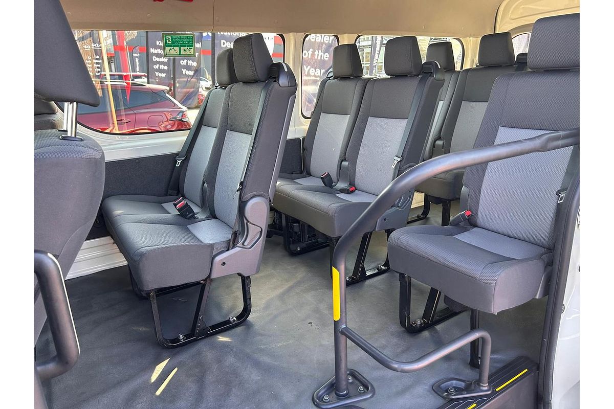 2021 Toyota Hiace Commuter GDH322R
