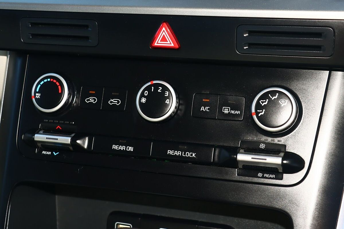 2023 Kia Carnival S KA4
