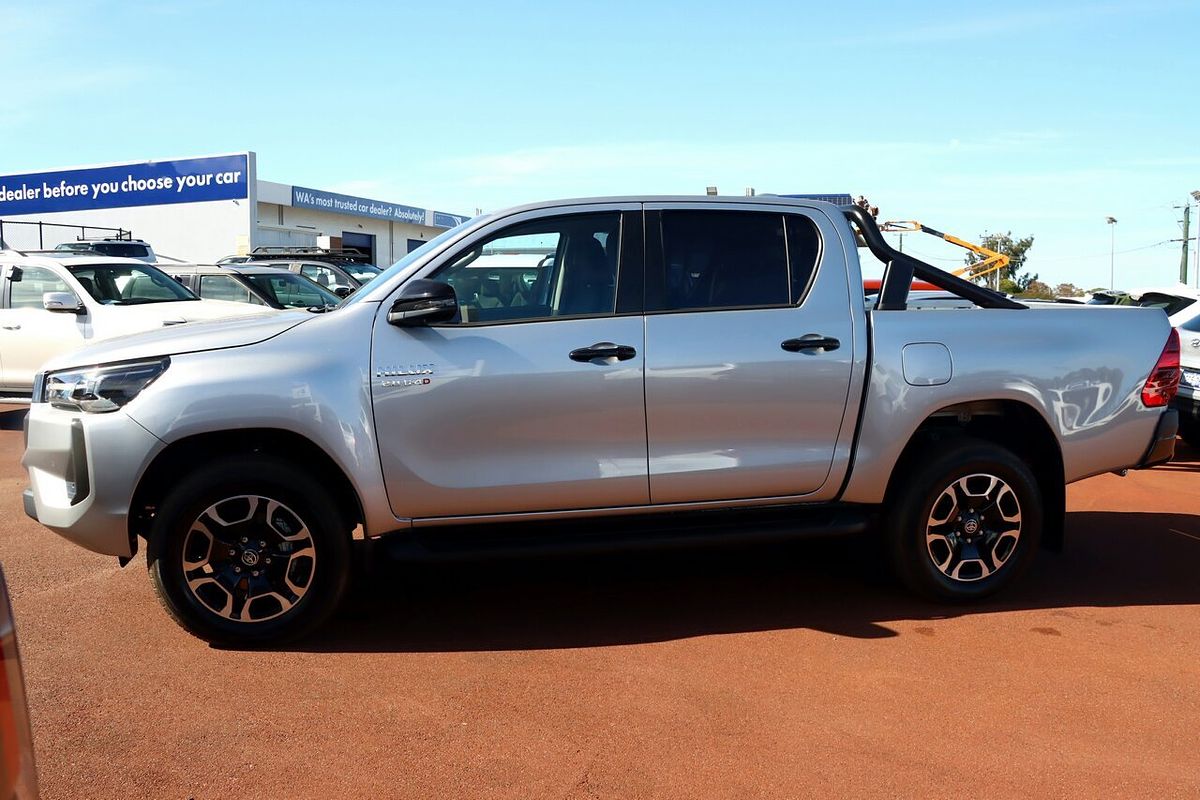 2025 Toyota Hilux SR5 48V GUN126R 4X4