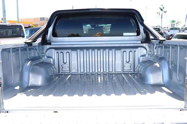2025 Toyota Hilux SR5 48V GUN126R 4X4