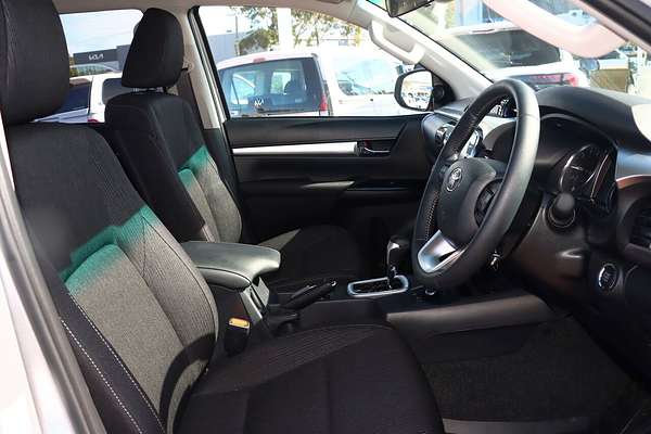 2025 Toyota Hilux SR5 48V GUN126R 4X4