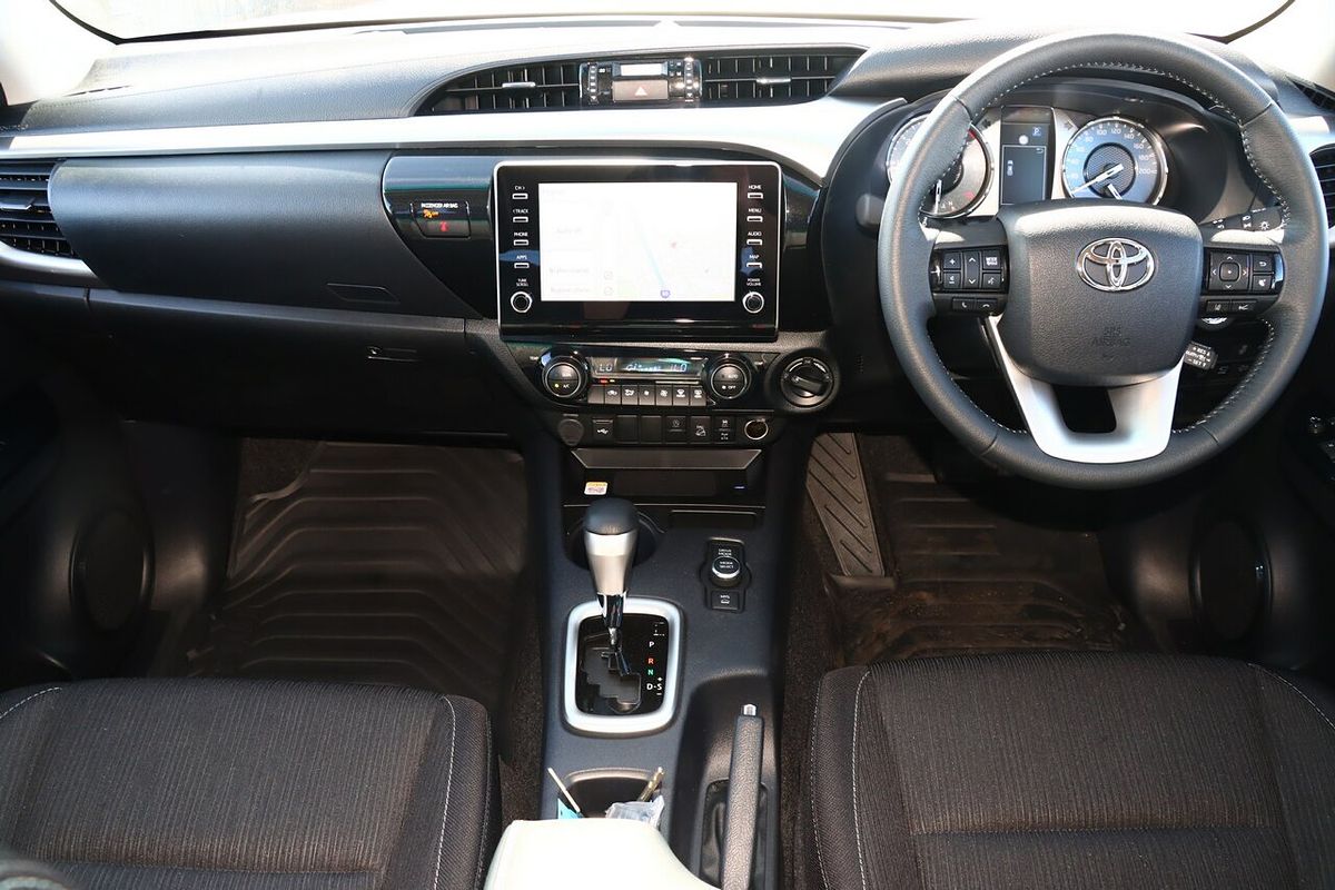2025 Toyota Hilux SR5 48V GUN126R 4X4