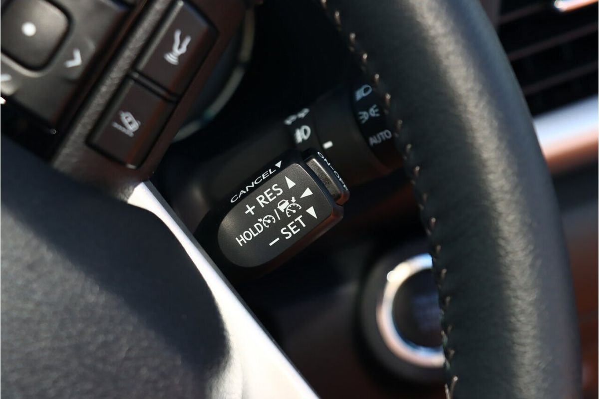 2025 Toyota Hilux SR5 48V GUN126R 4X4