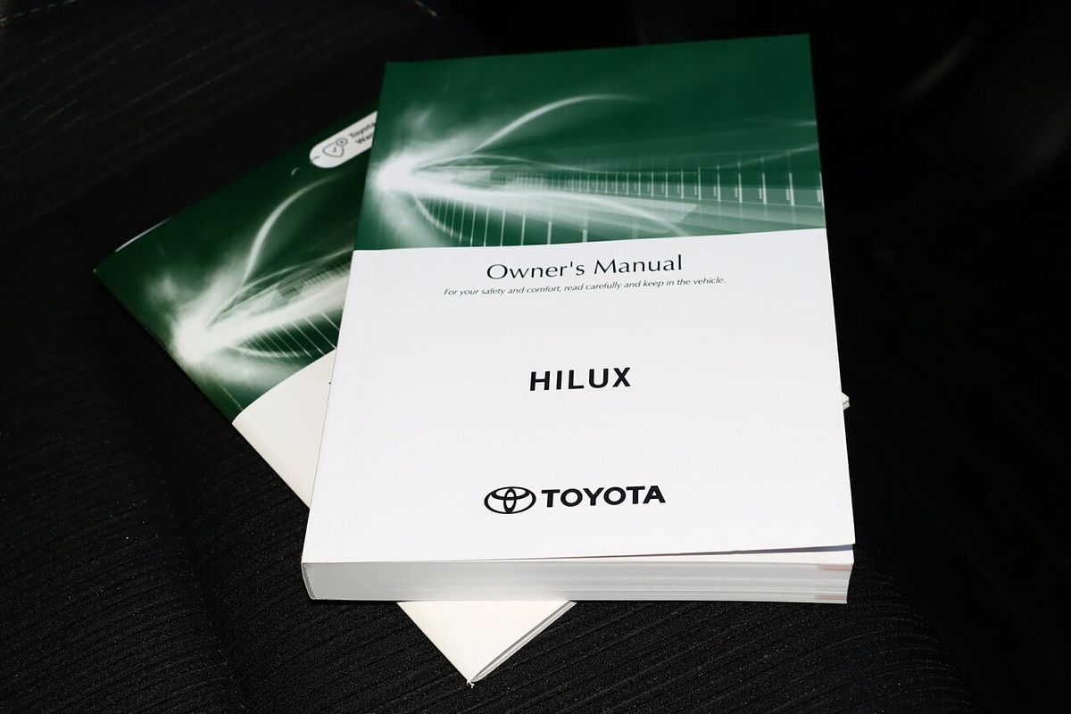 2025 Toyota Hilux SR5 48V GUN126R 4X4