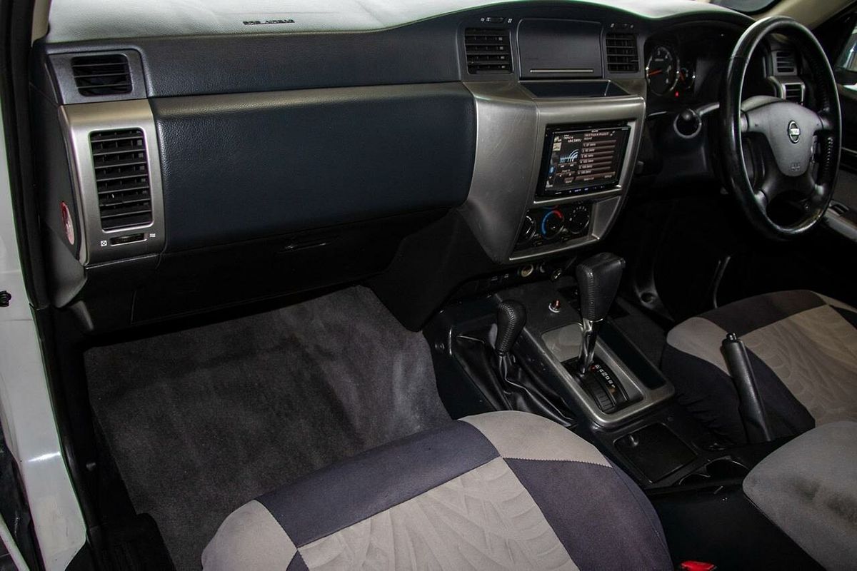 2015 Nissan Patrol ST Y61