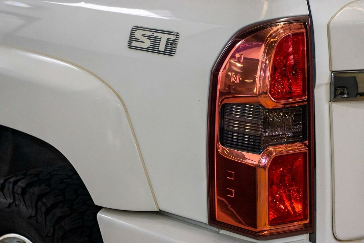 2015 Nissan Patrol ST Y61