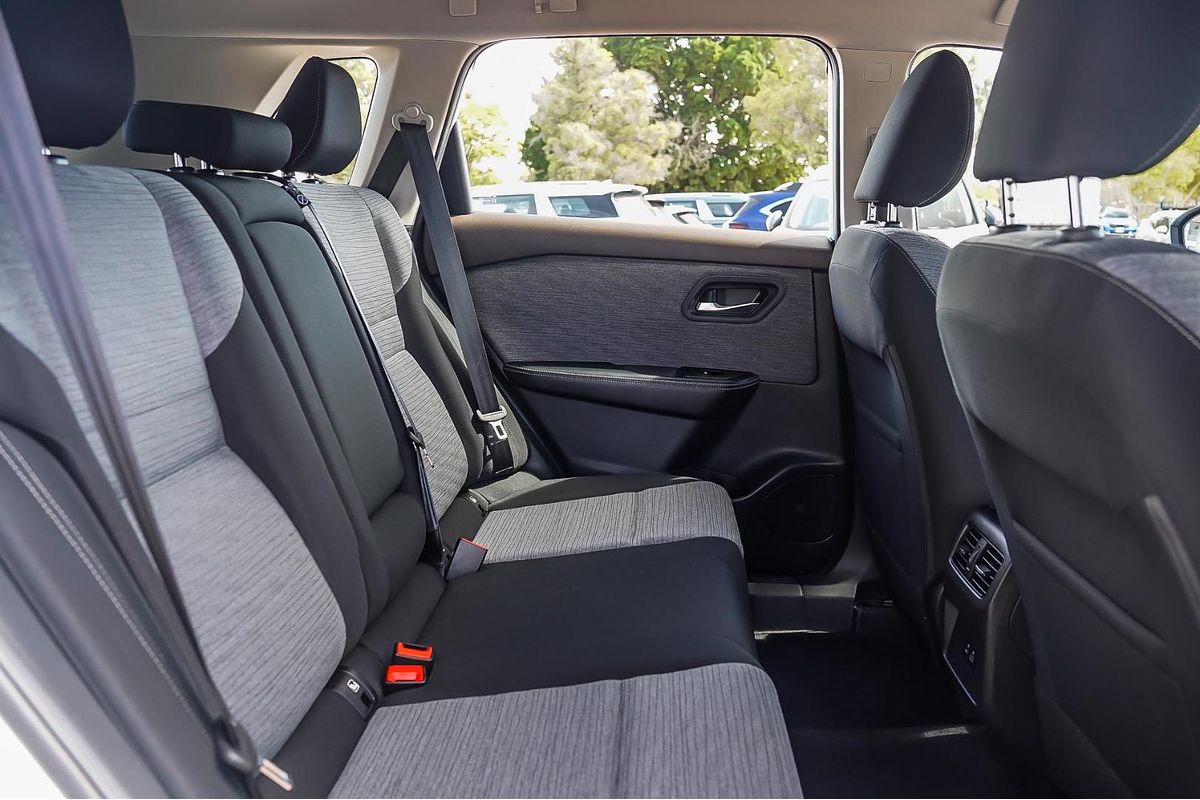 2023 Nissan X-TRAIL ST T33