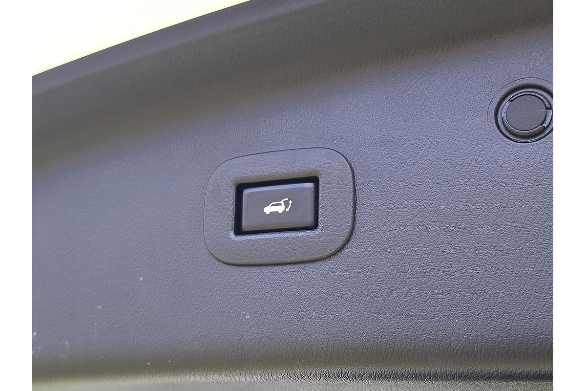 2013 Nissan Patrol Ti-L Y62