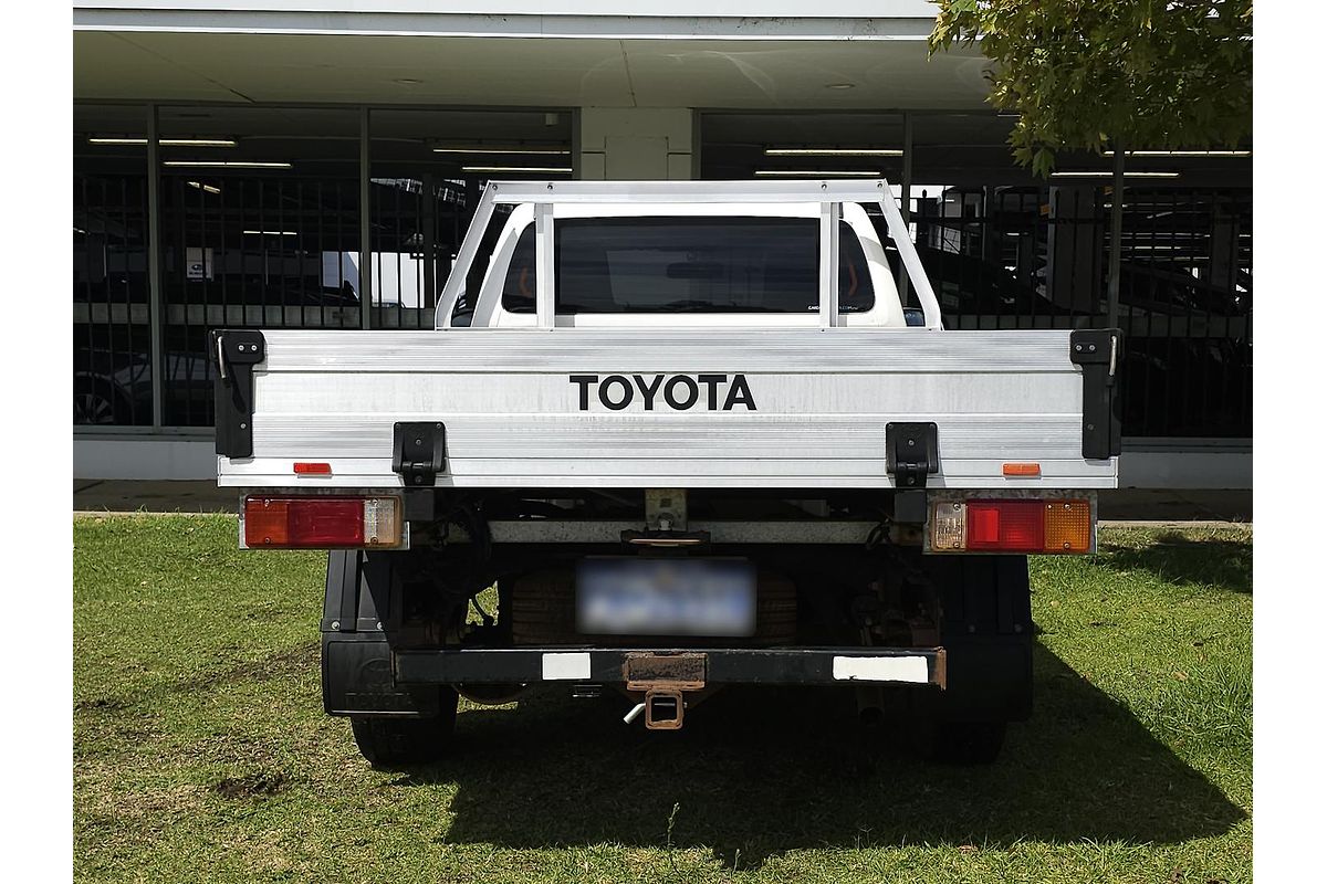 2017 Toyota Hilux Workmate TGN121R Rear Wheel Drive
