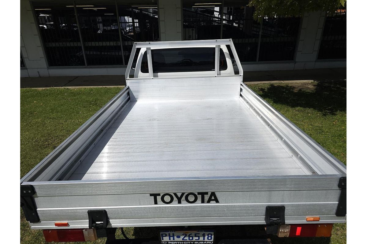 2017 Toyota Hilux Workmate TGN121R Rear Wheel Drive