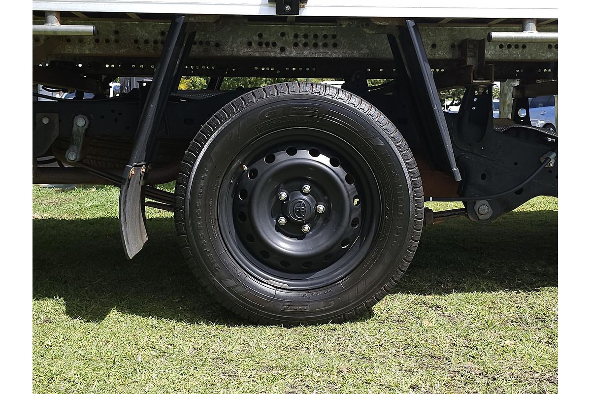 2017 Toyota Hilux Workmate TGN121R Rear Wheel Drive