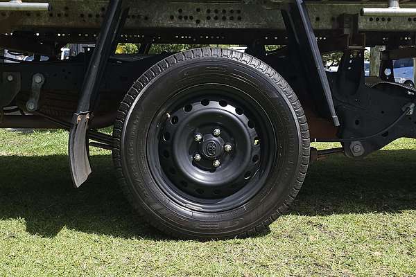 2017 Toyota Hilux Workmate TGN121R Rear Wheel Drive