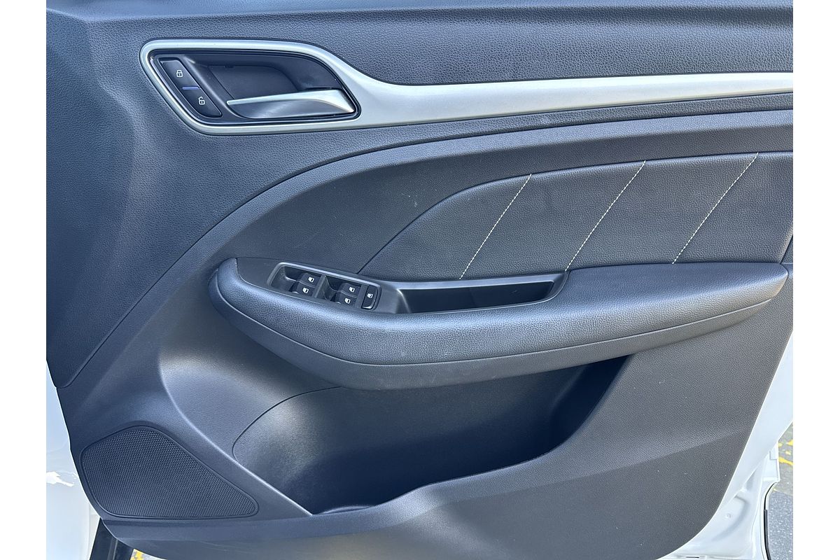 2019 MG ZS Essence AZS1