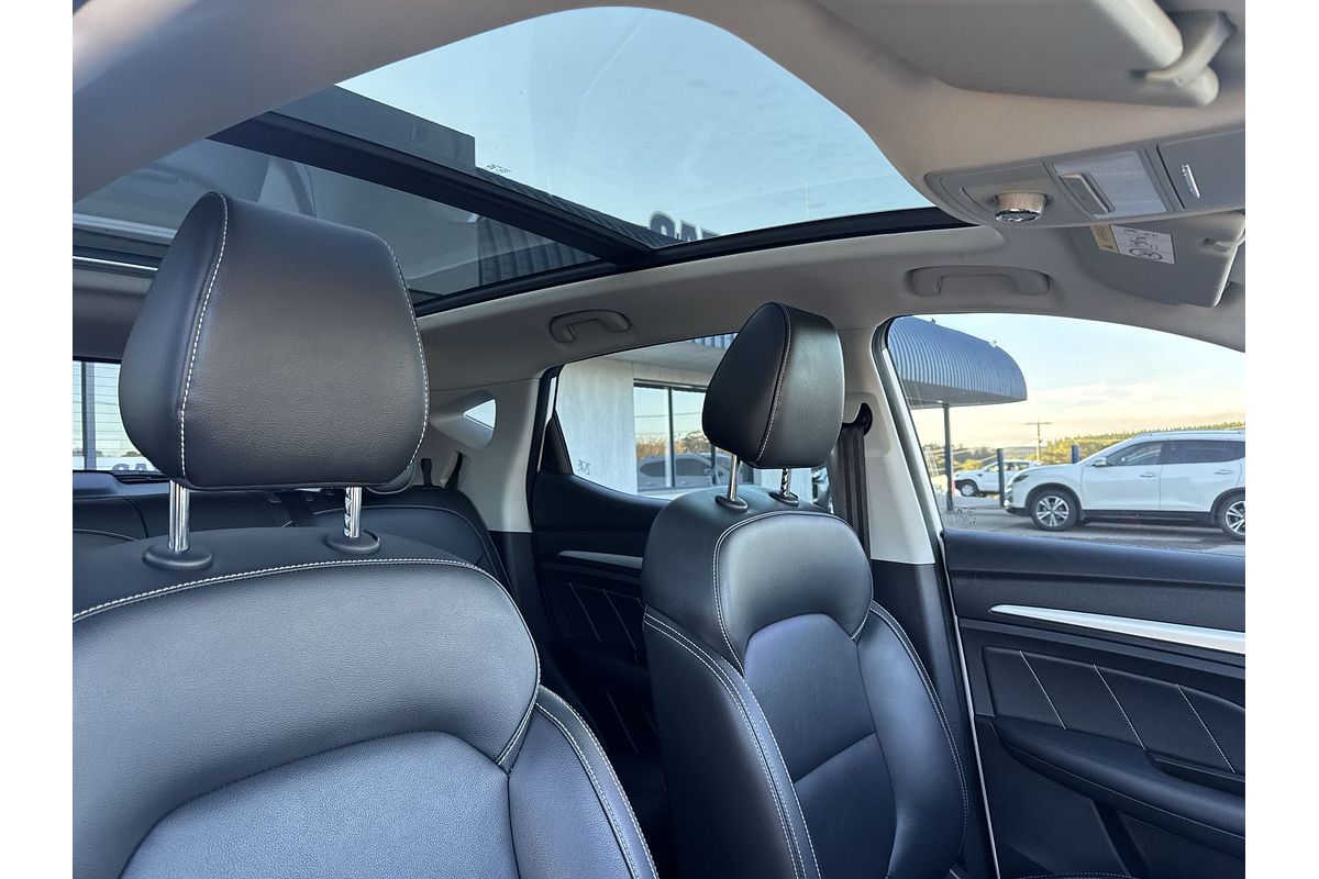 2019 MG ZS Essence AZS1