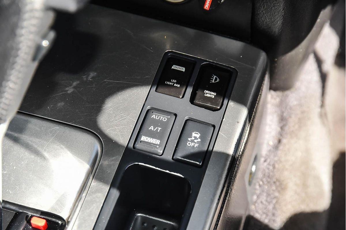 2015 Nissan Patrol ST Y61