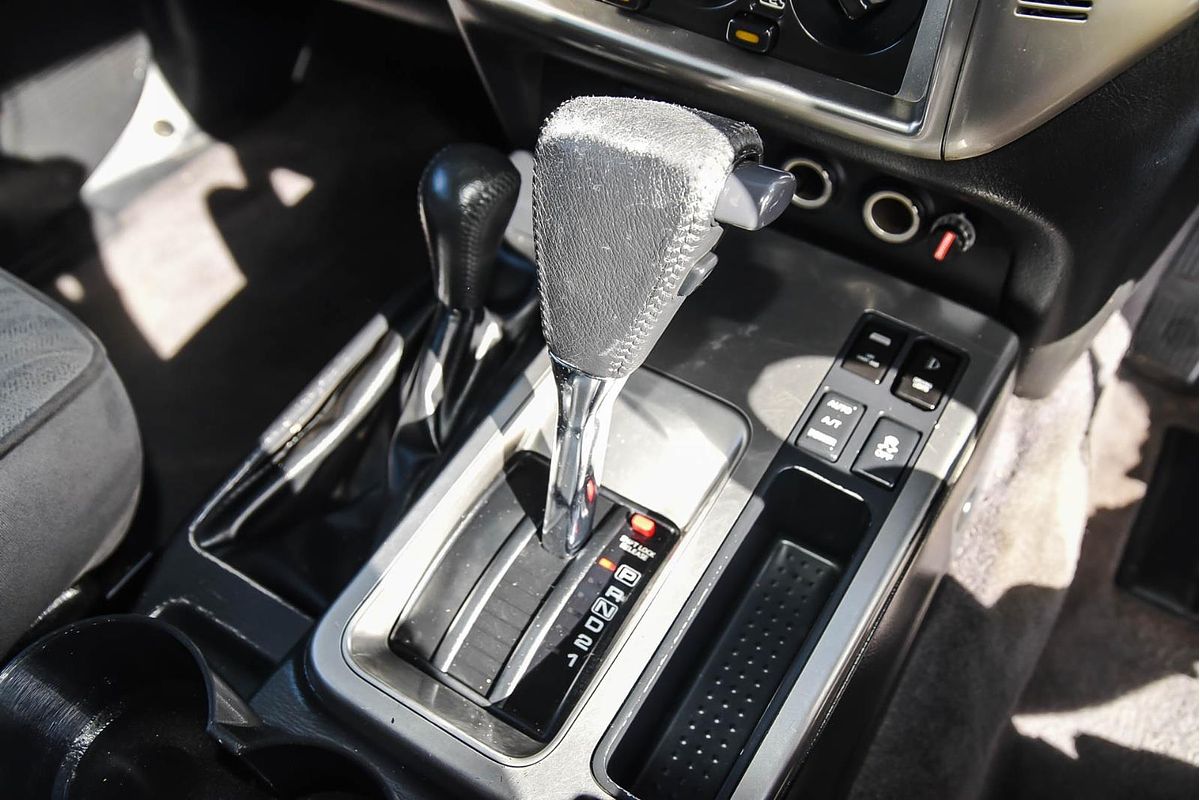 2015 Nissan Patrol ST Y61