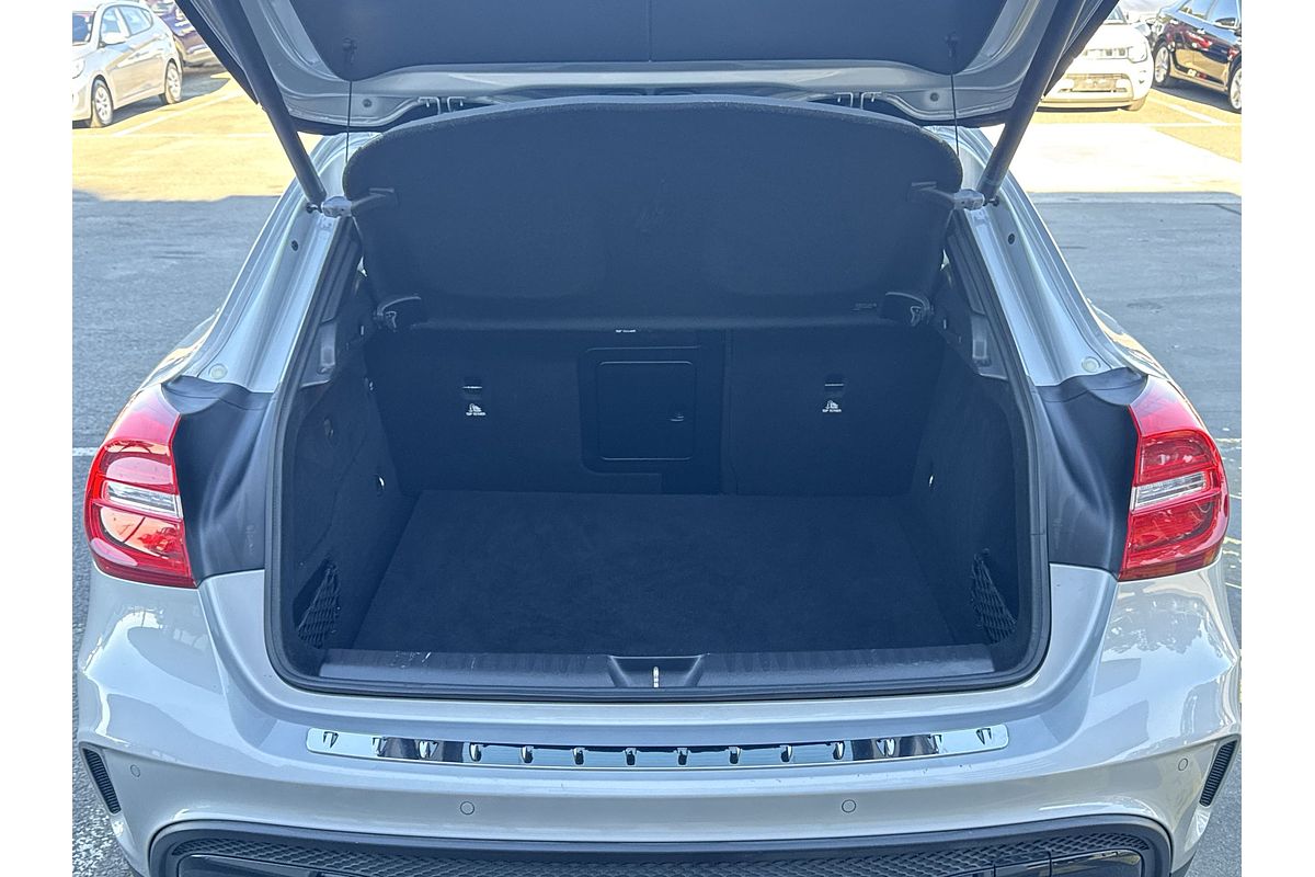 2015 Mercedes-Benz GLA-Class GLA250 X156
