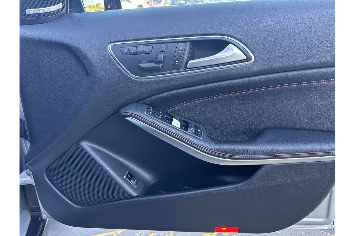 2015 Mercedes-Benz GLA-Class GLA250 X156