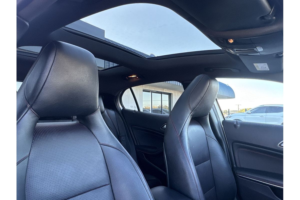 2015 Mercedes-Benz GLA-Class GLA250 X156