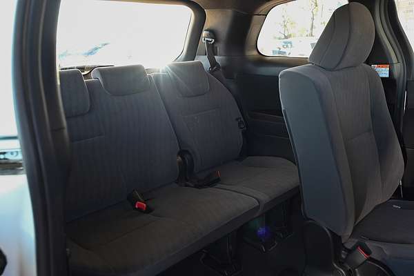 2017 Toyota Tarago GLi ACR50R