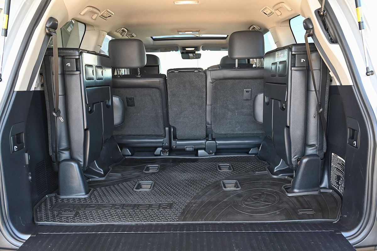 2016 Toyota Landcruiser Sahara VDJ200R
