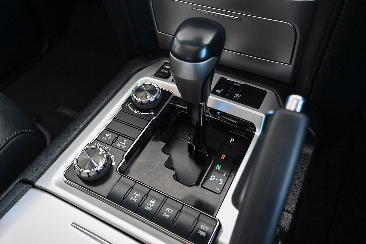 2016 Toyota Landcruiser Sahara VDJ200R