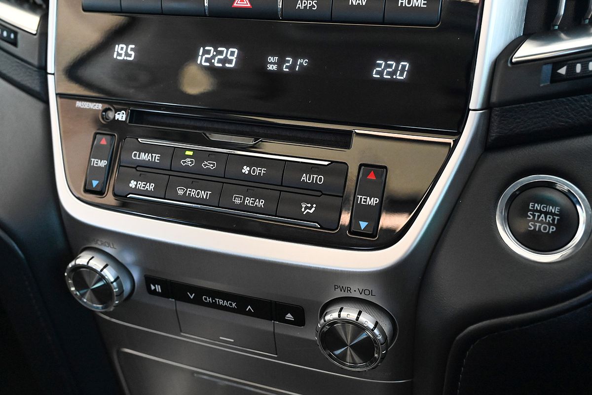 2016 Toyota Landcruiser Sahara VDJ200R