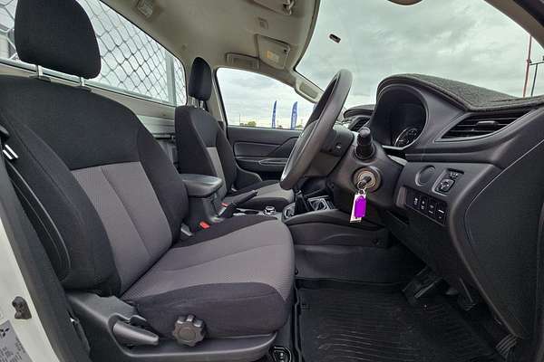 2021 Mitsubishi Triton GLX MR 4X4