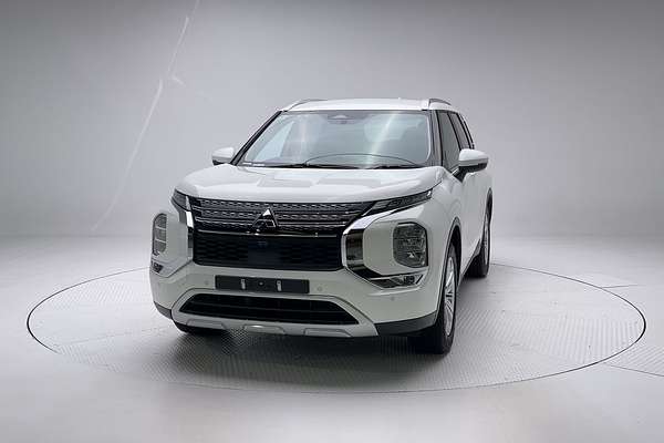 2023 Mitsubishi Outlander LS ZM