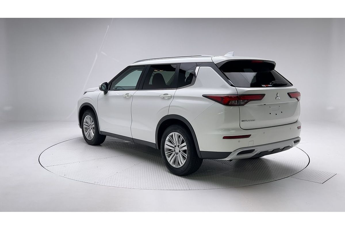 2023 Mitsubishi Outlander LS ZM