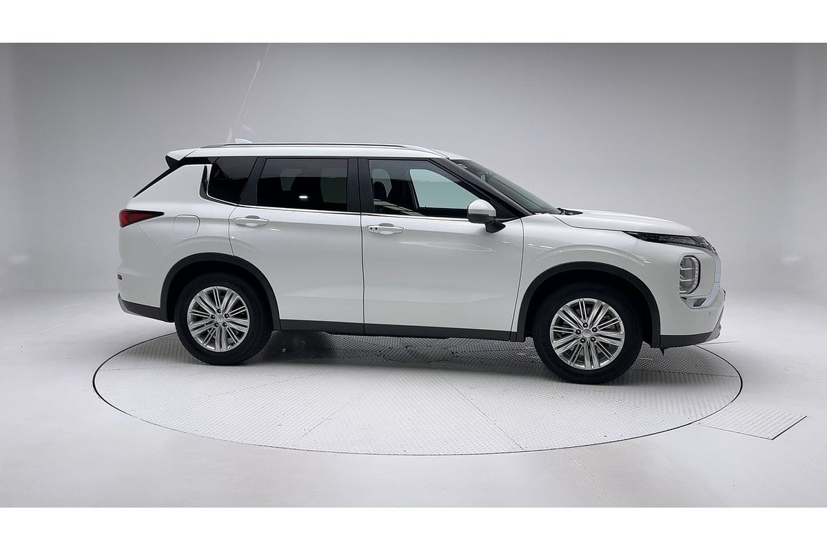 2023 Mitsubishi Outlander LS ZM