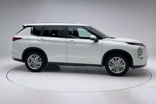 2023 Mitsubishi Outlander LS ZM