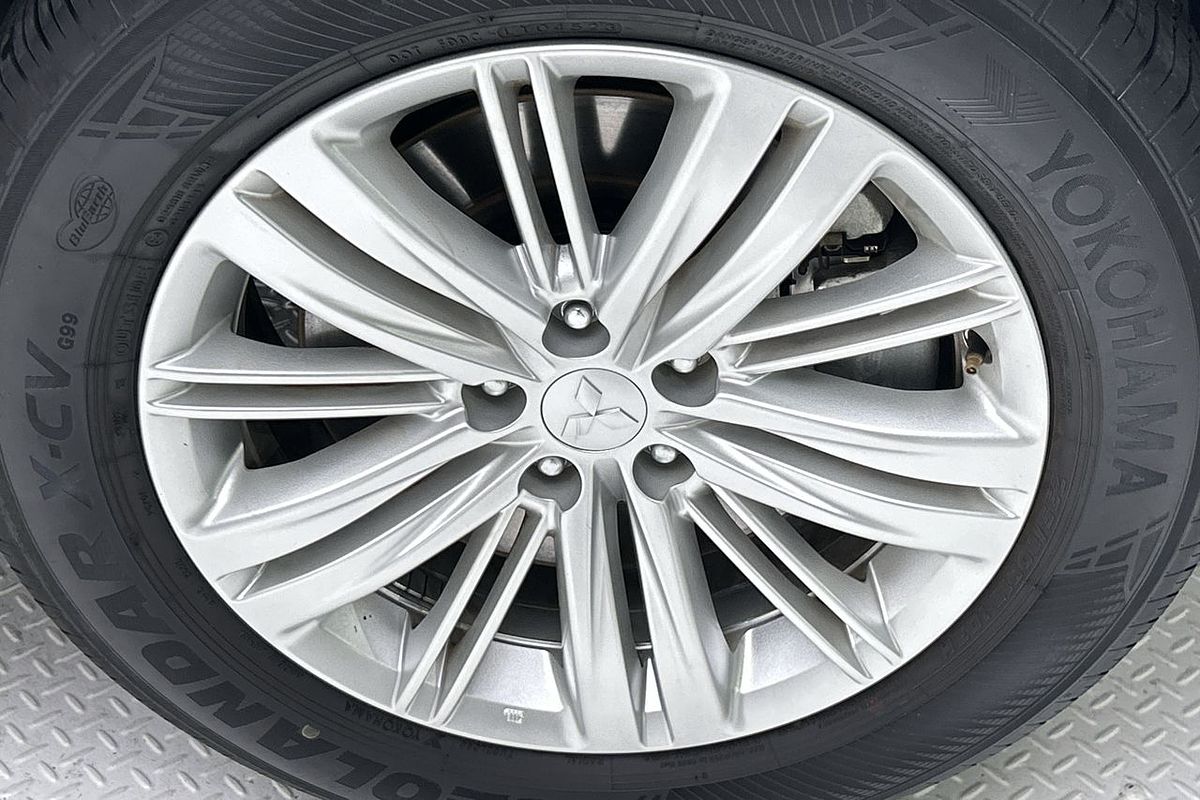 2023 Mitsubishi Outlander LS ZM