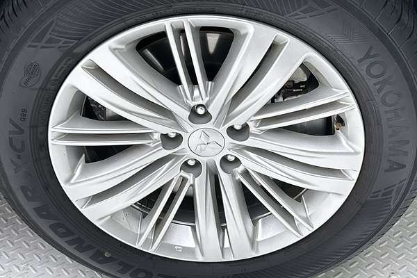 2023 Mitsubishi Outlander LS ZM