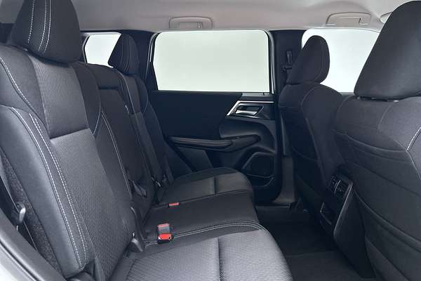 2023 Mitsubishi Outlander LS ZM