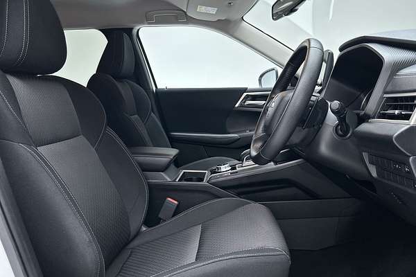 2023 Mitsubishi Outlander LS ZM