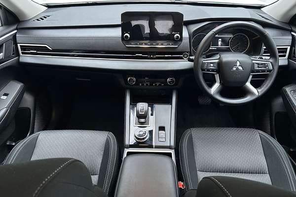 2023 Mitsubishi Outlander LS ZM