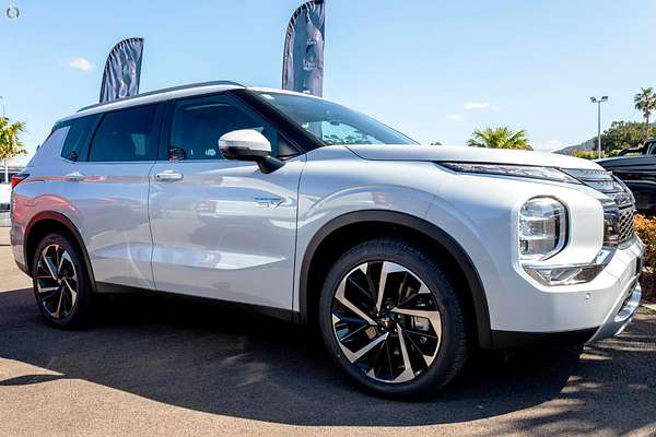 2025 Mitsubishi Outlander PHEV Aspire ZM