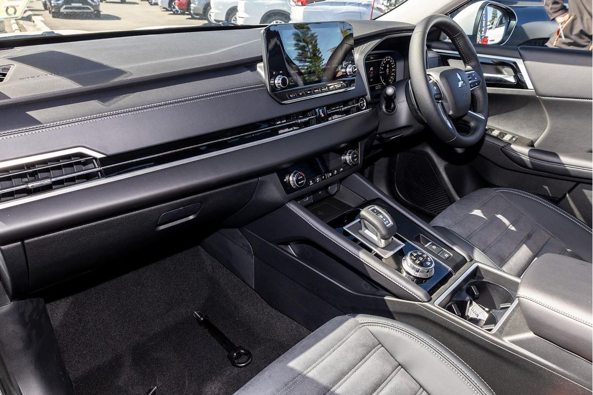 2025 Mitsubishi Outlander PHEV Aspire ZM