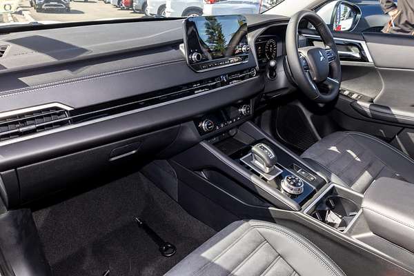 2025 Mitsubishi Outlander PHEV Aspire ZM